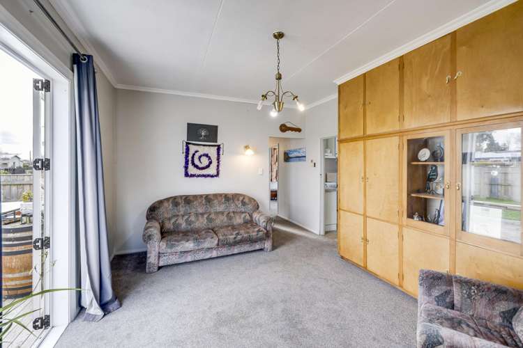 310 Park Road South_4