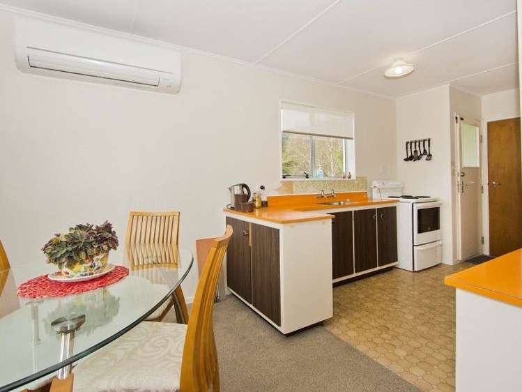 14 Naseby Grove Wainuiomata_12