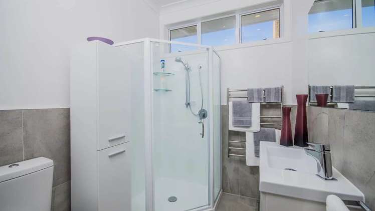 74 Moana Avenue One Tree Hill_9