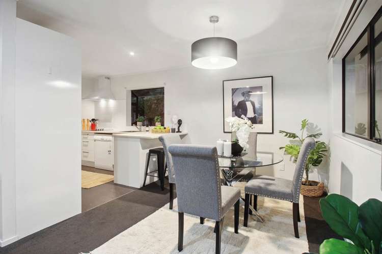 2/51 Greenvalley Rise Glenfield_7