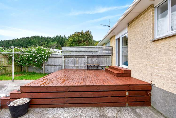 15A Pencarrow Crescent Wainuiomata_13