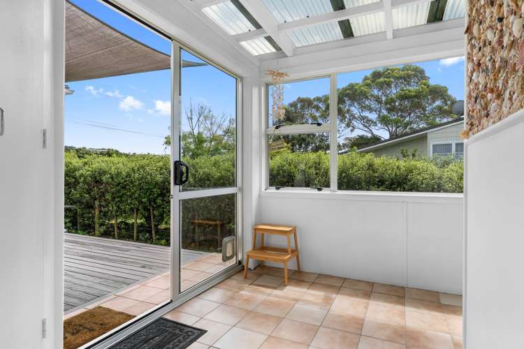 689 Cove Road Waipu_31