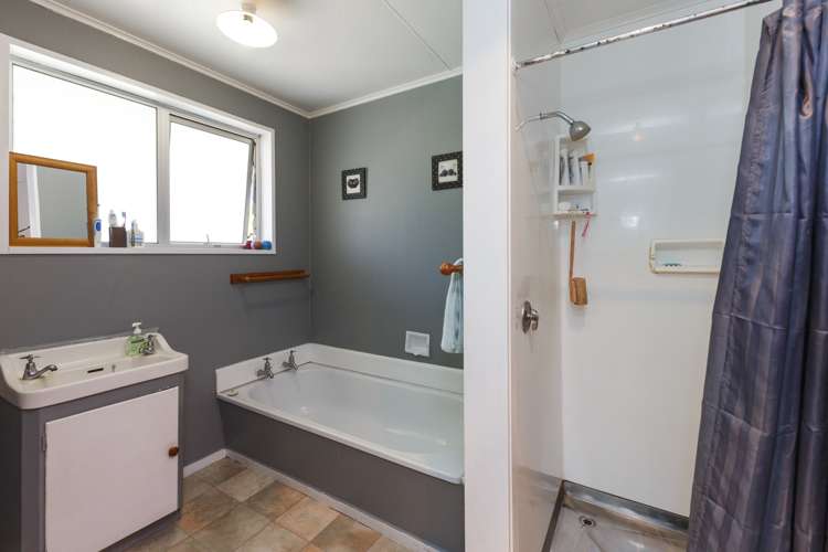 517 Newbury Line Bunnythorpe_8