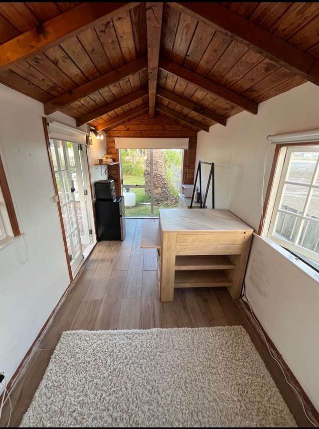 Seaview - Sleepout available