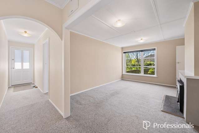 57 Coast Road Wainuiomata_2