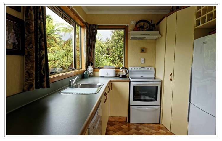 6 Stuart Street Lake Kaniere_8