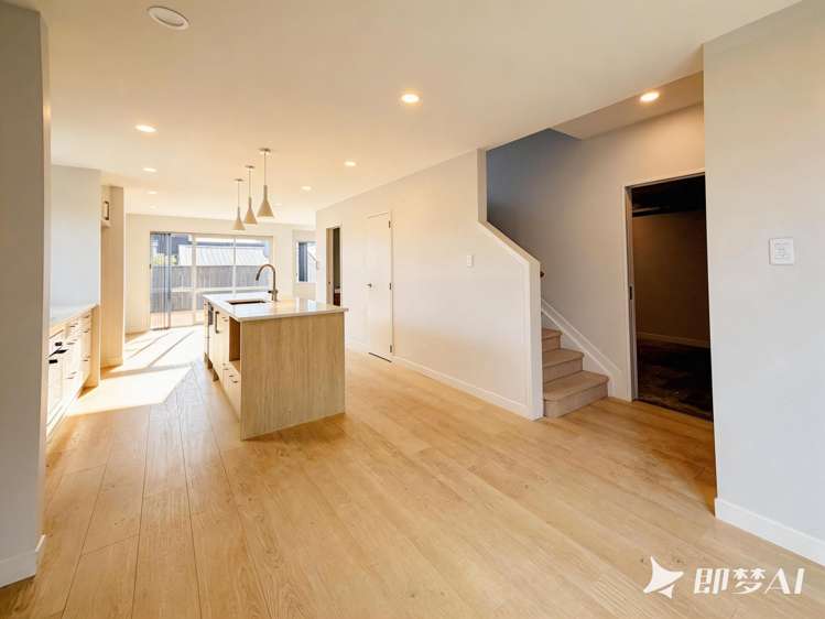 8 Lords Way Silverdale_5