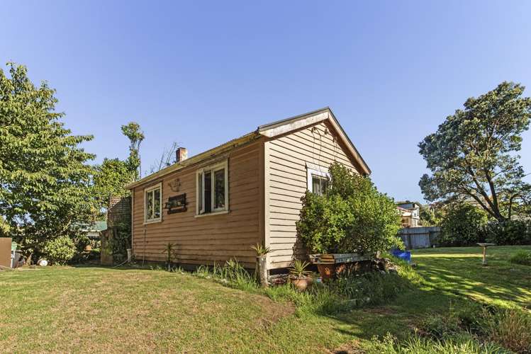 6 Rangi Street Mokau_12