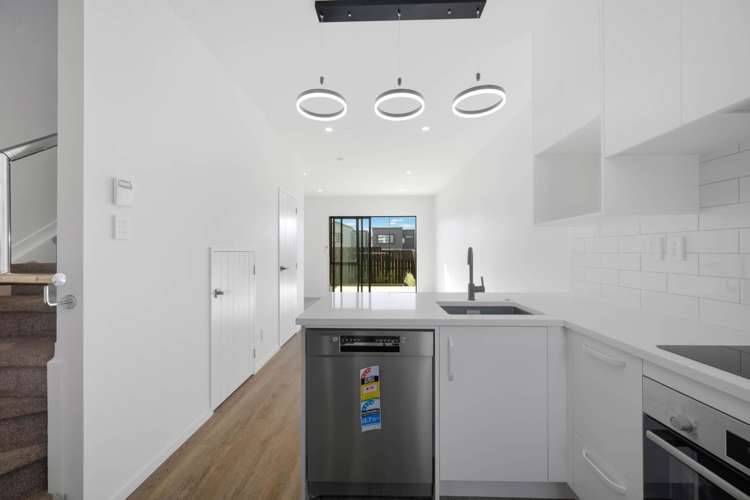 47 Kiato Lane Flat Bush_6