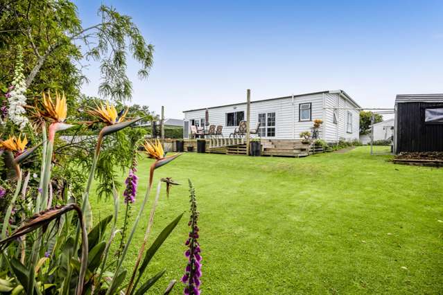 VERSATILE VILLA ON A LARGE SECTION