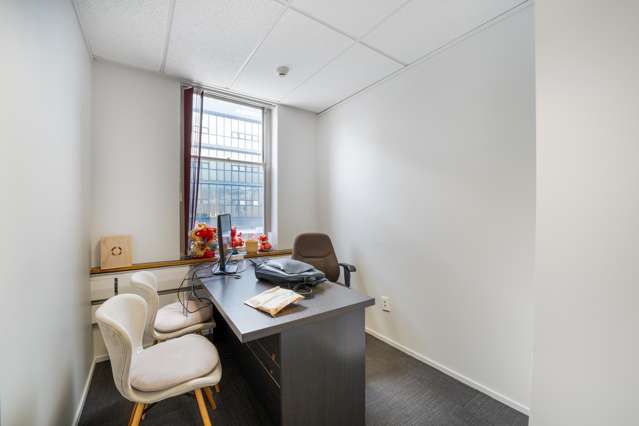 8/92 Queens Drive Hutt Central_3