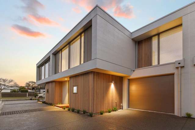 2/22 Clissold Street Merivale_1