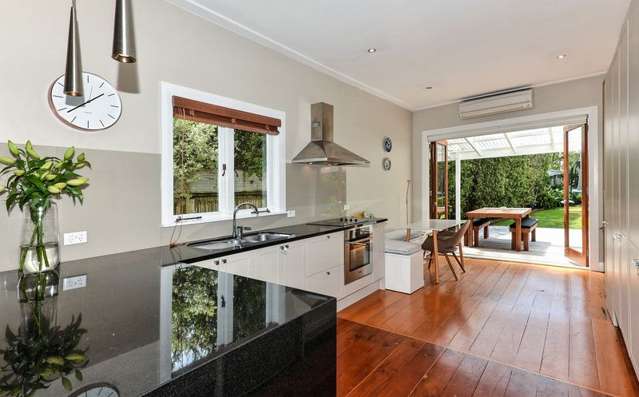 11 Newcastle Terrace Mount Albert_2