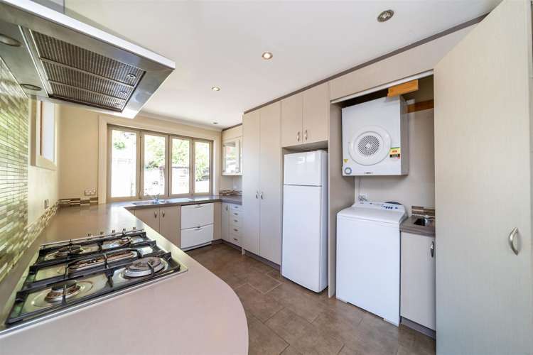 16 Reid Avenue Luggate_9