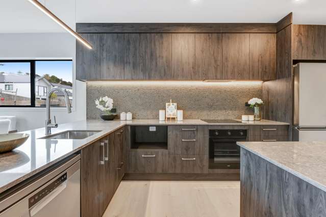 Brand-New Townhouses, Elevated Bush Views