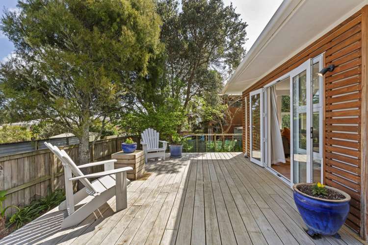 13 Sunshine Rise Raglan_11