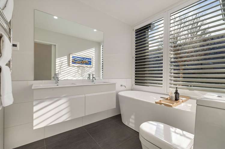 6 Fife Court Jacks Point_14