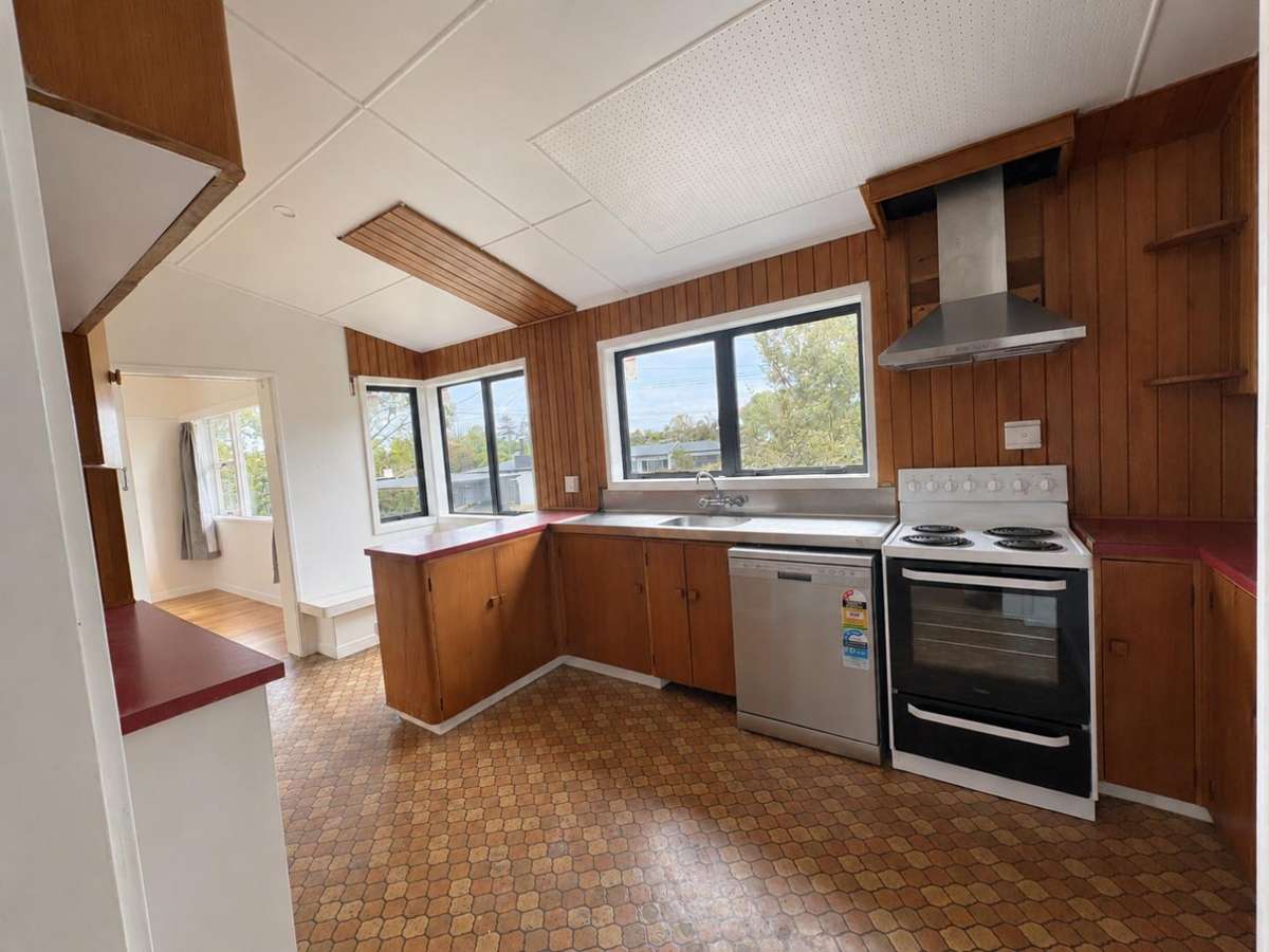 Spacious Backyard, Great Location 3