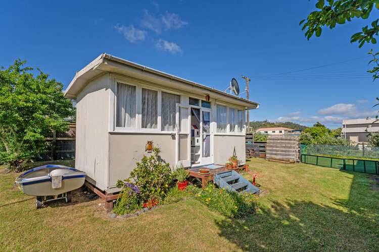 44 Marine Parade Cooks Beach_25