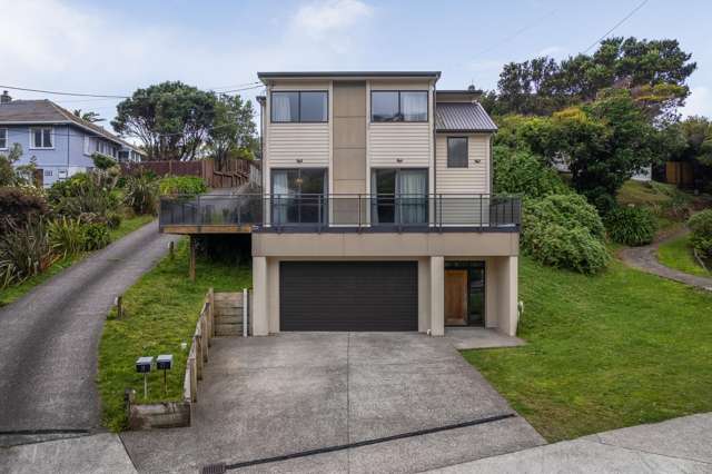 Built to Last – Modern Home Just 14 Years Young
