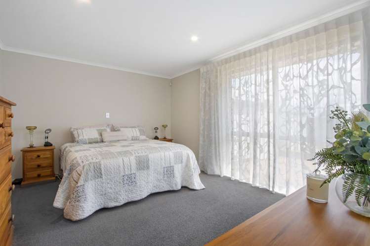 17 Ballantyne Way Aongatete_10