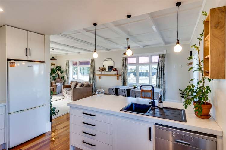 1213 Caroline Road Mayfair_7