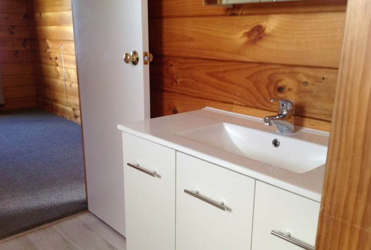 3 Dan Tori Place Orewa_16
