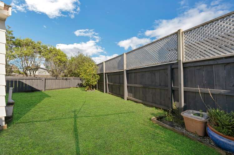 11b Inver Street Glen Eden_18