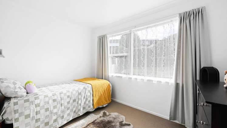 27 Manapouri Place Glenview_14