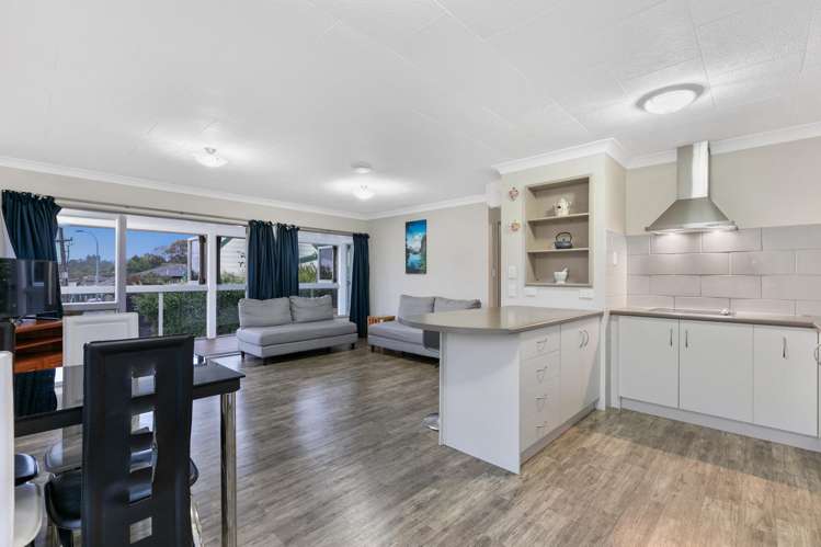 10 Poike Road Hairini_16