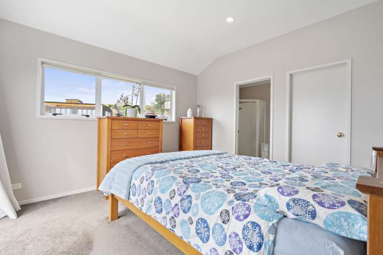 28 Rakau Views Orewa_10