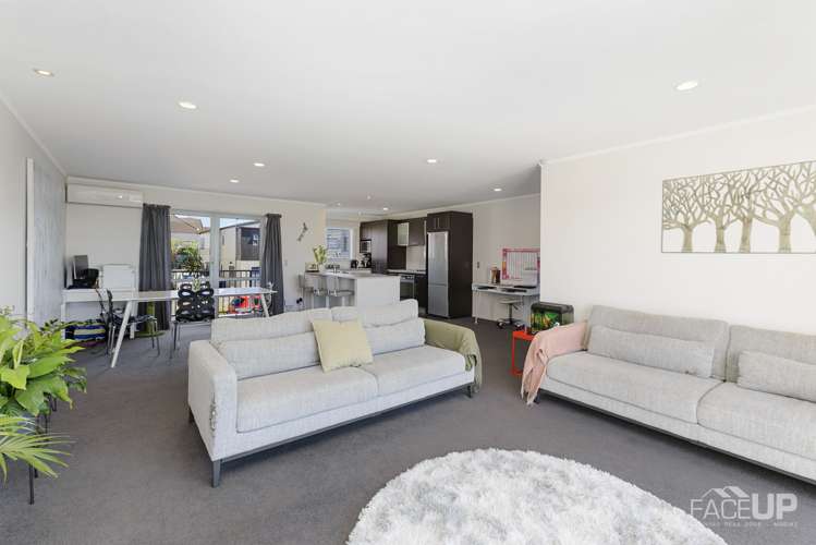 2/143a Wiseley Road West Harbour_3