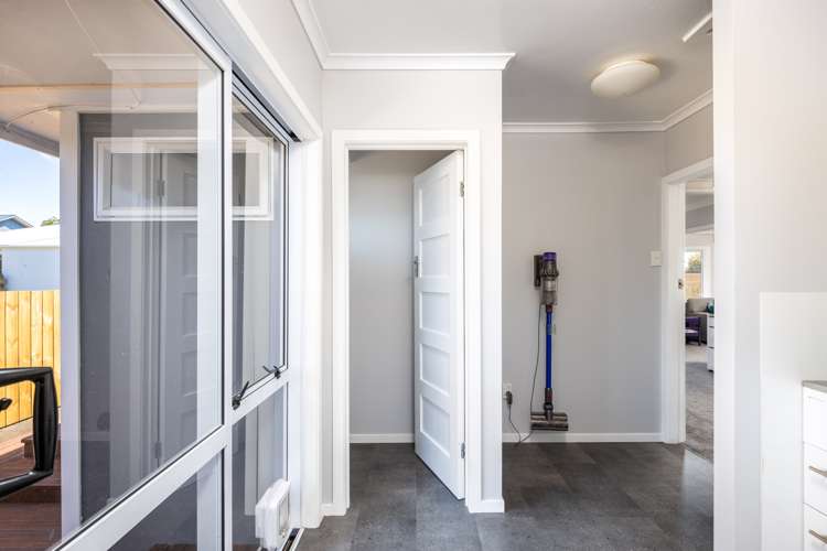 190 Seaview Road Westown_16