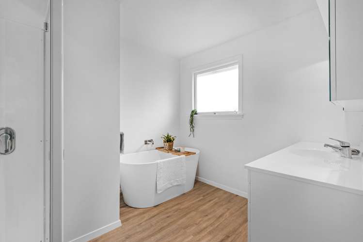 17a Dinton Street Russley_14