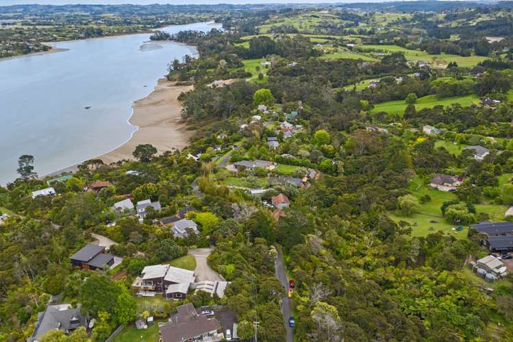 17 Chatham Avenue Paremoremo_38