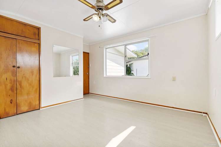 22 Finlow Drive Te Atatu South_15