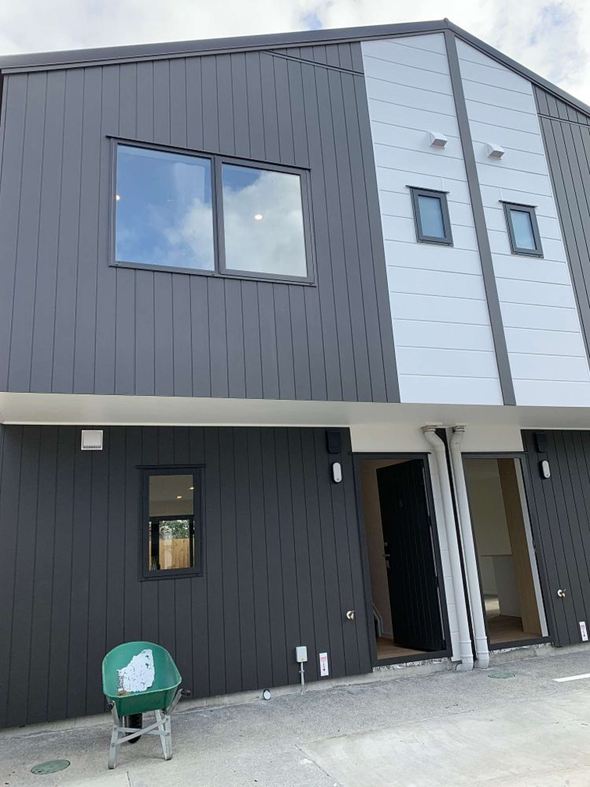 5/4 Harry Ward Place Henderson_0