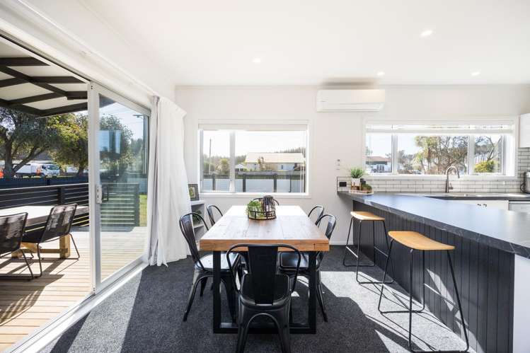 8 Cousins Avenue West Foxton Beach_5