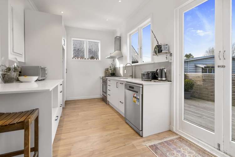 108 Atkinson Road Titirangi_10