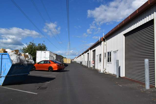 1/69 Captain Springs Road Onehunga_2