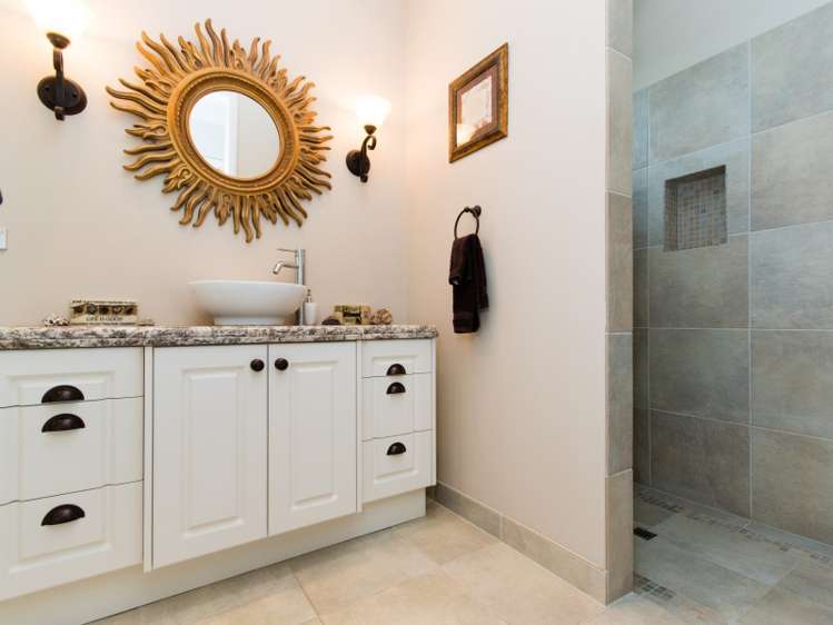 25 Hunter Drive Awatoto_19