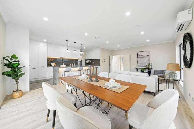 8 Koromeke Street Flat Bush_6