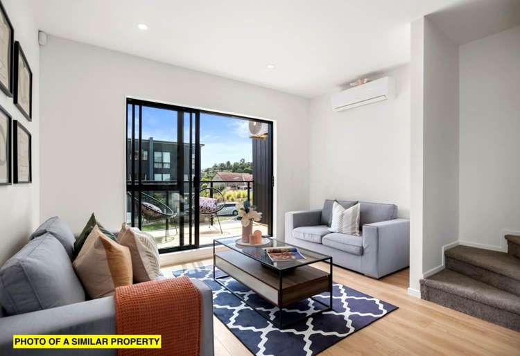 17 Papatahi Lane Flat Bush_2
