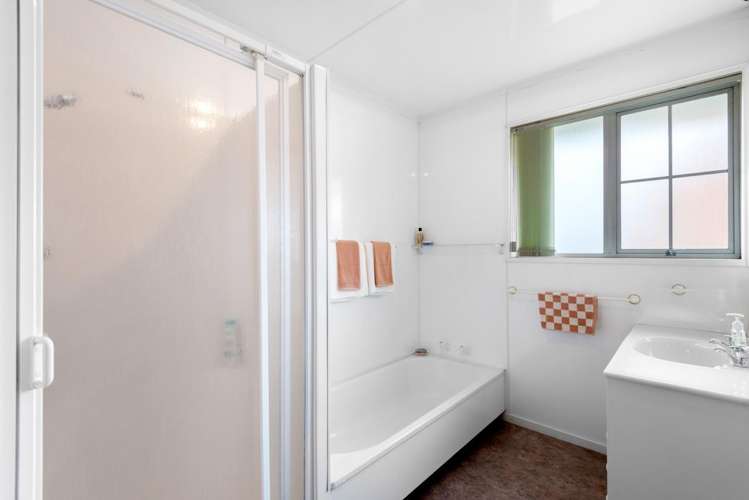 9 Mavis Street Saint Clair_17