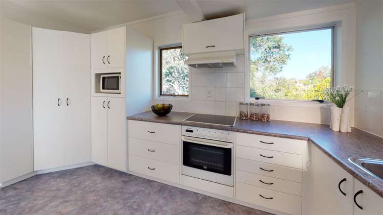 1/10a Commodore Parry Road Castor Bay_18