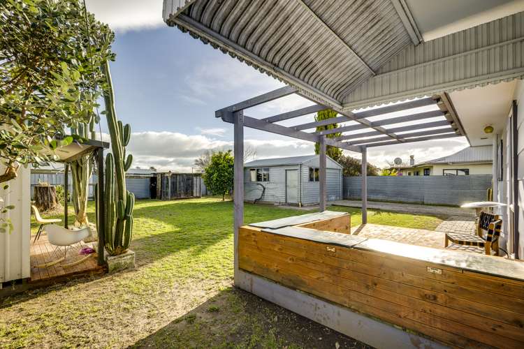 6 Burton Crescent Flaxmere_16