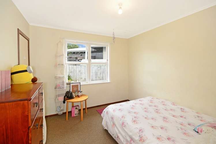 6 Fairclough Road Beach Haven_9