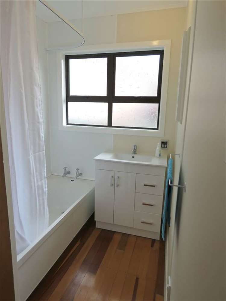 73 Petrie Street Wainuiomata_10