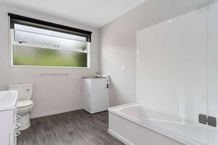 11a Canberra Place Bellevue_11