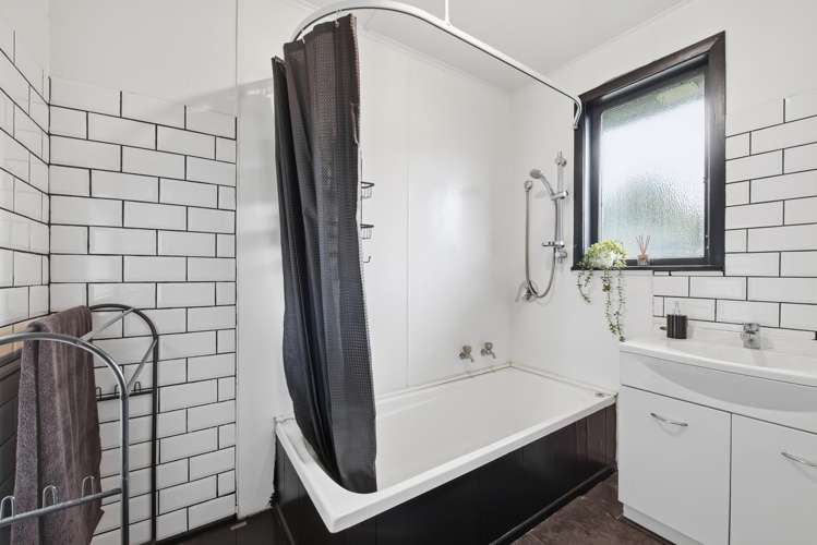 3 Liane Place Mangakakahi_8